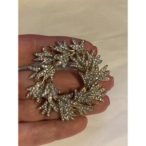 Vintage Trifari Rhinestone Wreath Circle Pin